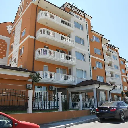 Sea Diamond D14 Apartment *